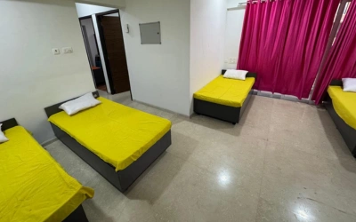 PG in goregaon west