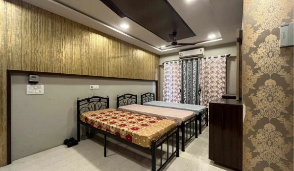 pg in andheri west near station