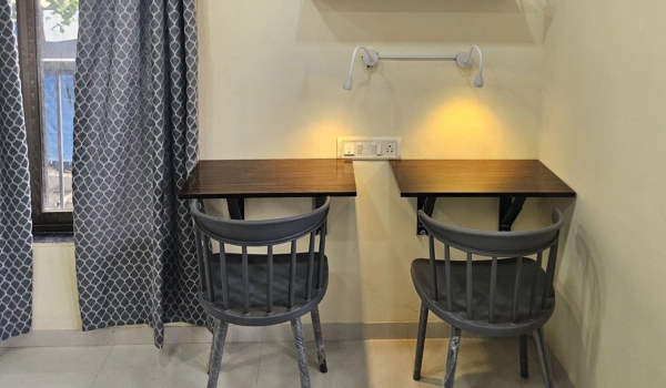 hostel working professionals women, hostel in vile parle, hostel near nmims college